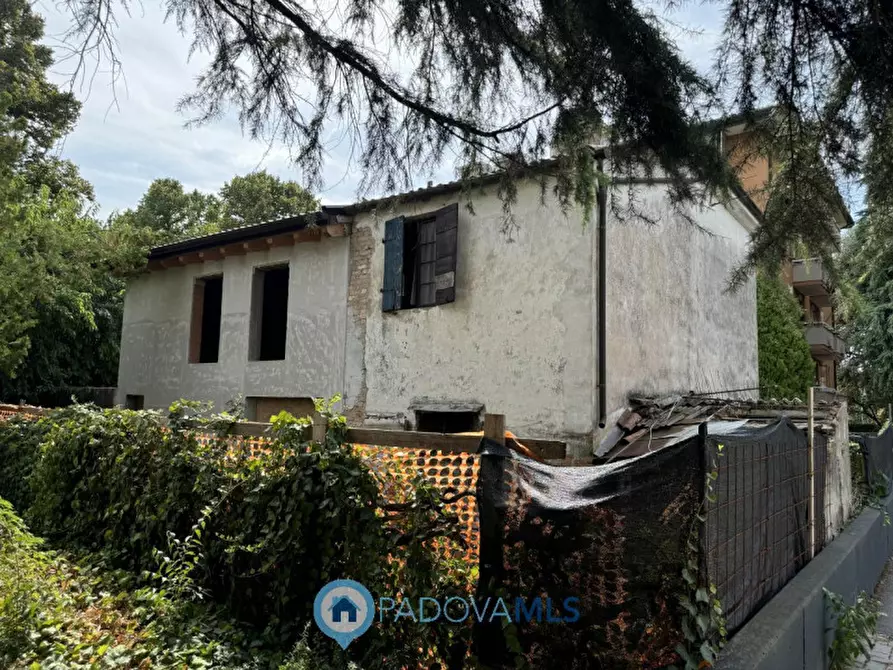 Immagine 2 di Casa indipendente in vendita  in Via Tirana 13 a Padova
