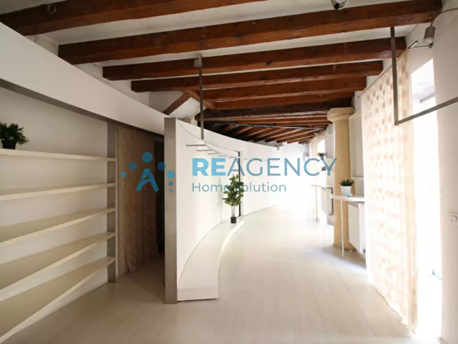 Immagine 5 di Palazzo in vendita  in Corso Giuseppe Garibaldi a Thiene