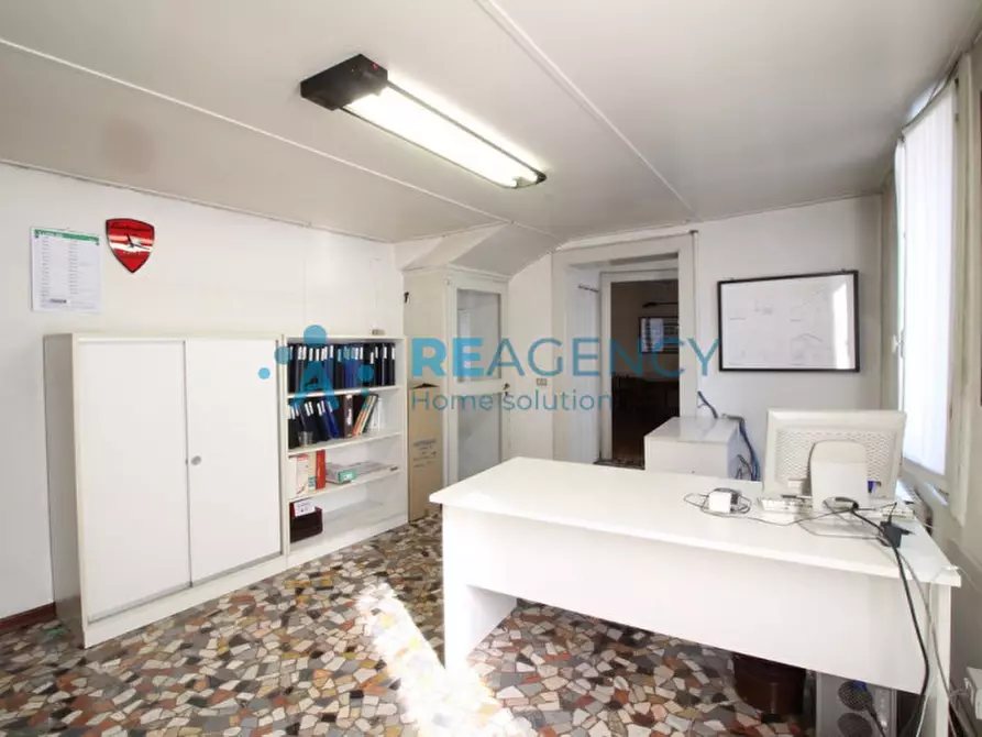 Immagine 6 di Palazzo in vendita  in Corso Giuseppe Garibaldi a Thiene