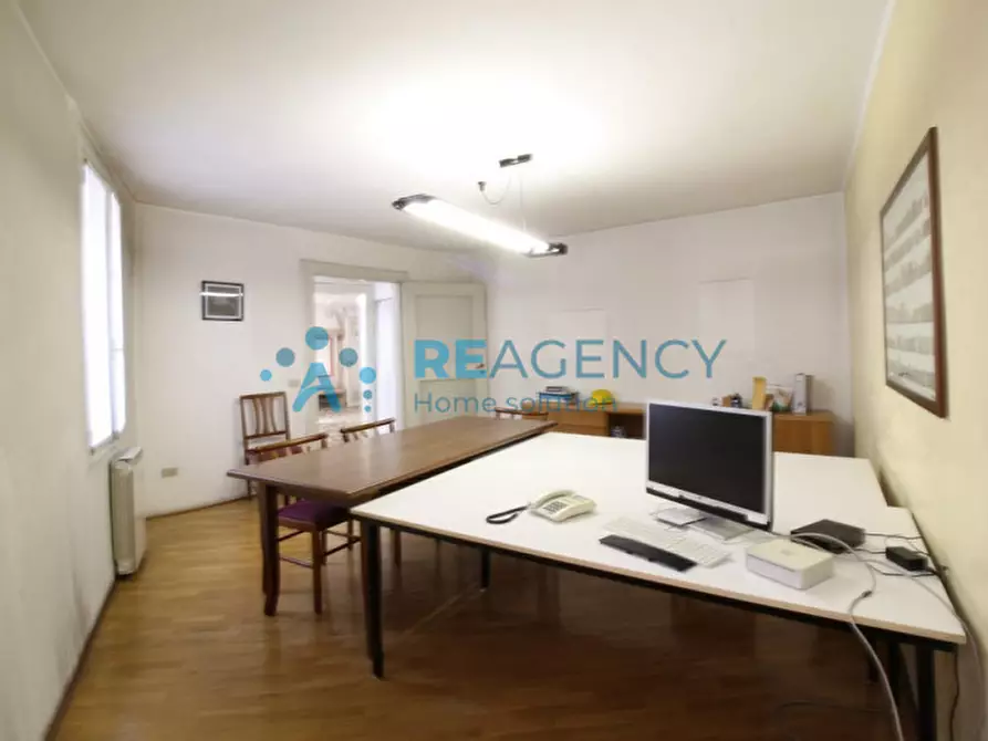 Immagine 10 di Palazzo in vendita  in Corso Giuseppe Garibaldi a Thiene