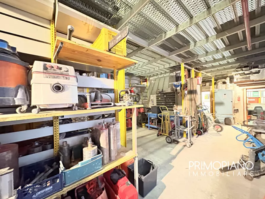Immagine 4 di Magazzino in vendita  in Via alla Grotta a Cavareno