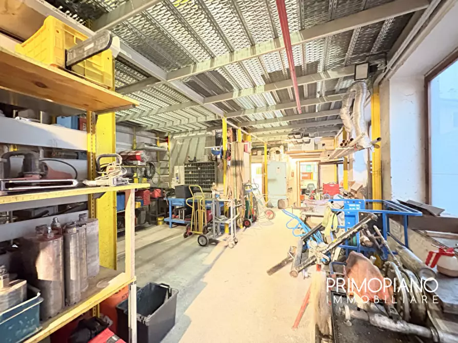 Immagine 5 di Magazzino in vendita  in Via alla Grotta a Cavareno