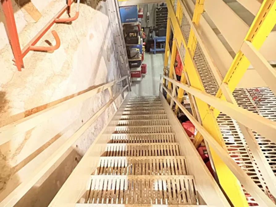 Immagine 6 di Magazzino in vendita  in Via alla Grotta a Cavareno