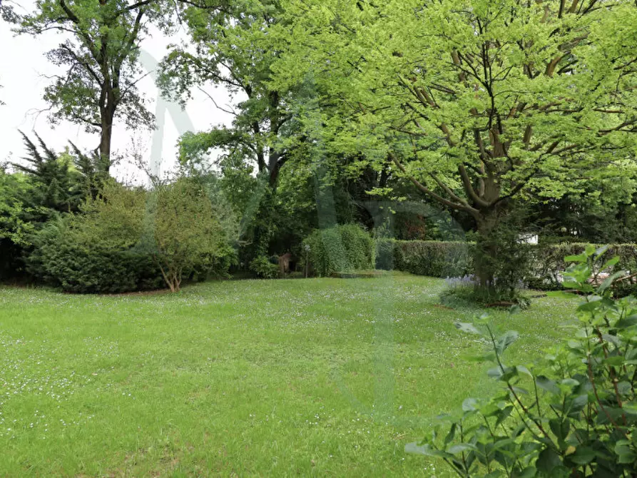 Immagine 3 di Villa in vendita  a Padova