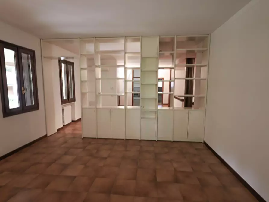 Immagine 14 di Villa in vendita  a Padova