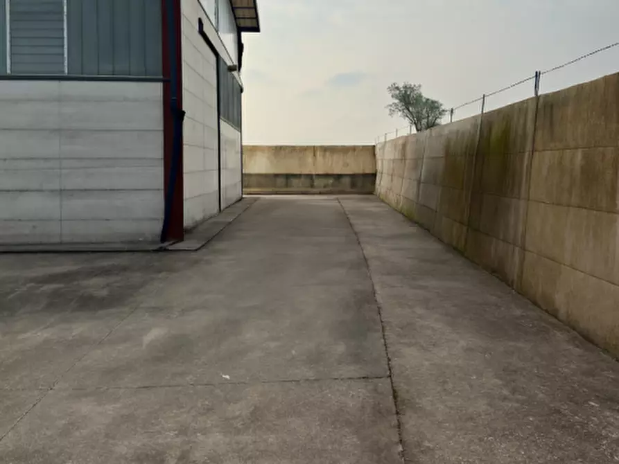 Immagine 10 di Capannone industriale in vendita  in Via Enrico Fermi a Selvazzano Dentro