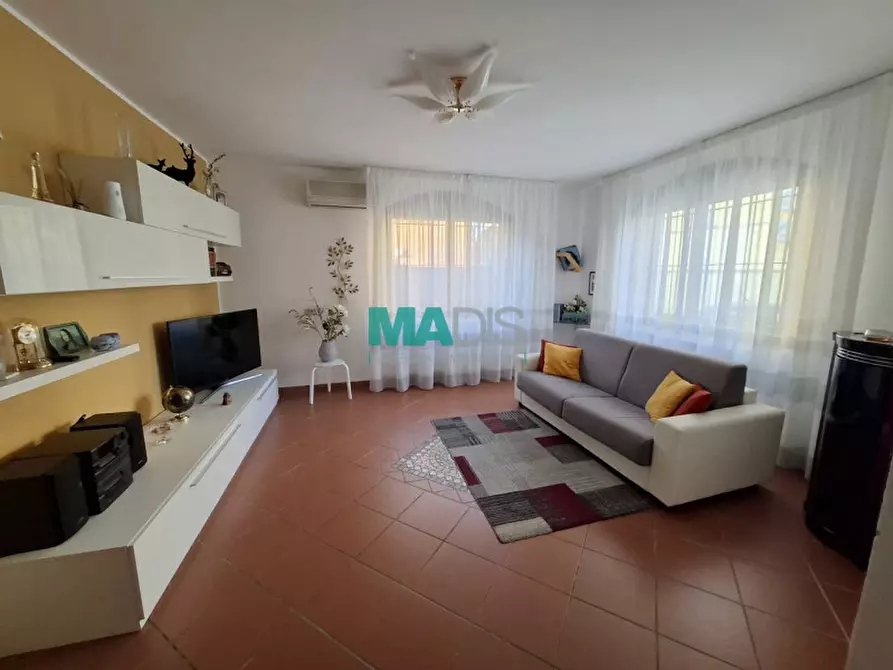 Immagine 1 di Casa indipendente in vendita  in Via Lorenzo da Prato a Prato