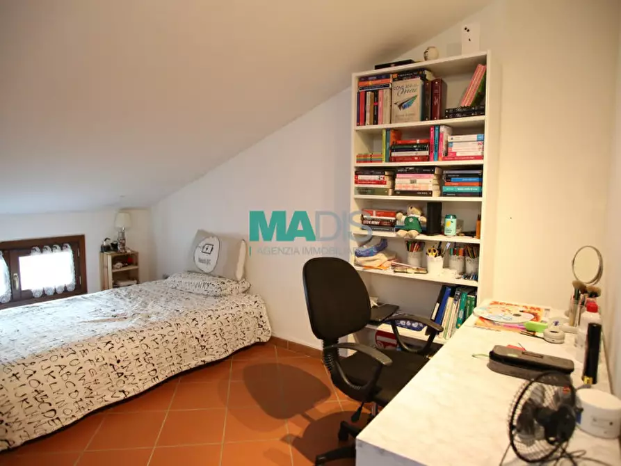 Immagine 25 di Casa indipendente in vendita  in Via Lorenzo da Prato a Prato