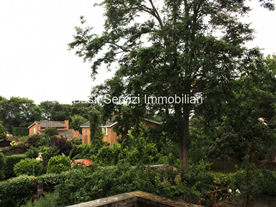 Immagine 24 di Appartamento in vendita  in Via Piave a Pomezia