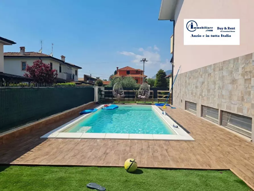 Immagine 3 di Villa in vendita  in VIA DELLA SORGENTE a Sermoneta