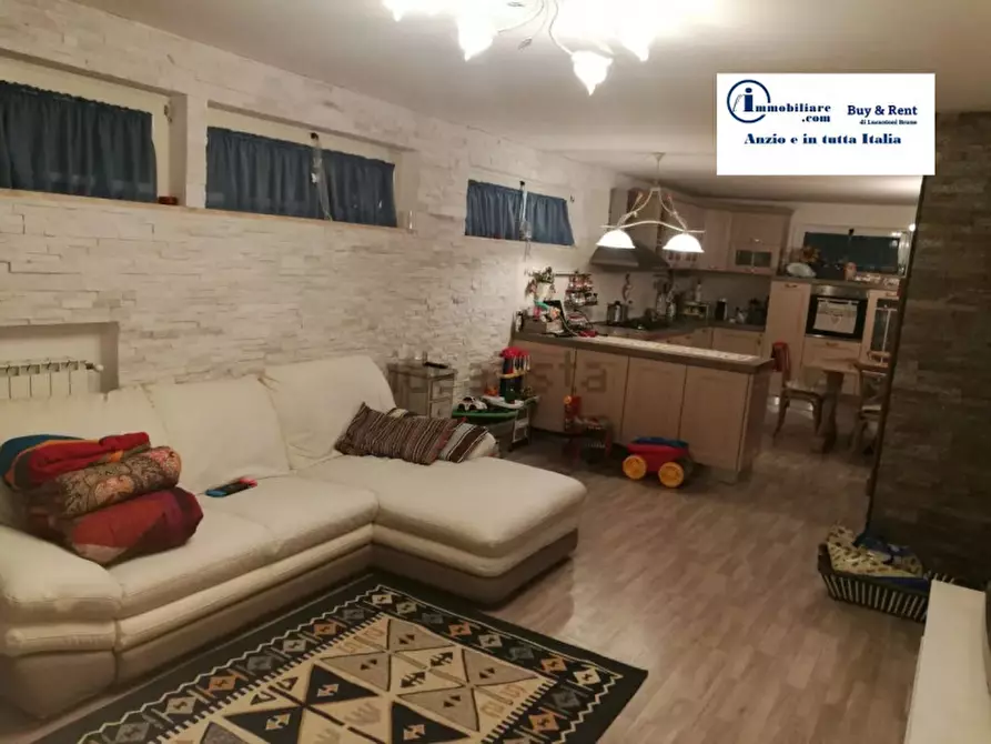 Immagine 15 di Villa in vendita  in VIA DELLA SORGENTE a Sermoneta