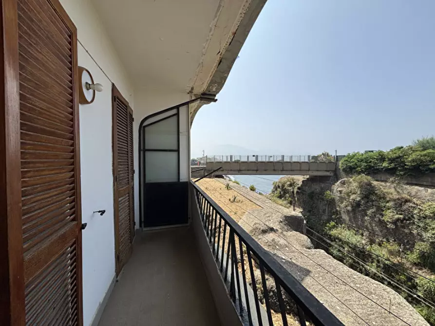 Immagine 16 di Appartamento in vendita  in Via Alcide De Gasperi 131 a Torre Del Greco