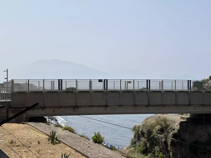 Immagine 17 di Appartamento in vendita  in Via Alcide De Gasperi 131 a Torre Del Greco