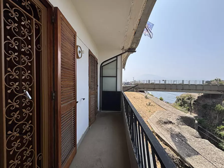 Immagine 19 di Appartamento in vendita  in Via Alcide De Gasperi 131 a Torre Del Greco