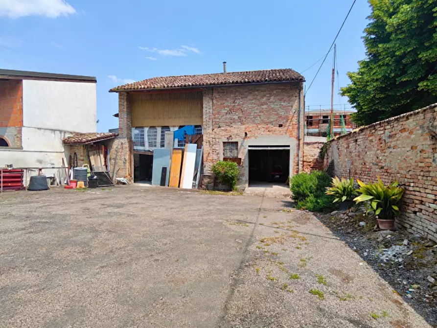 Immagine 12 di Villetta a schiera in vendita  in via Della chiesa a Brescello