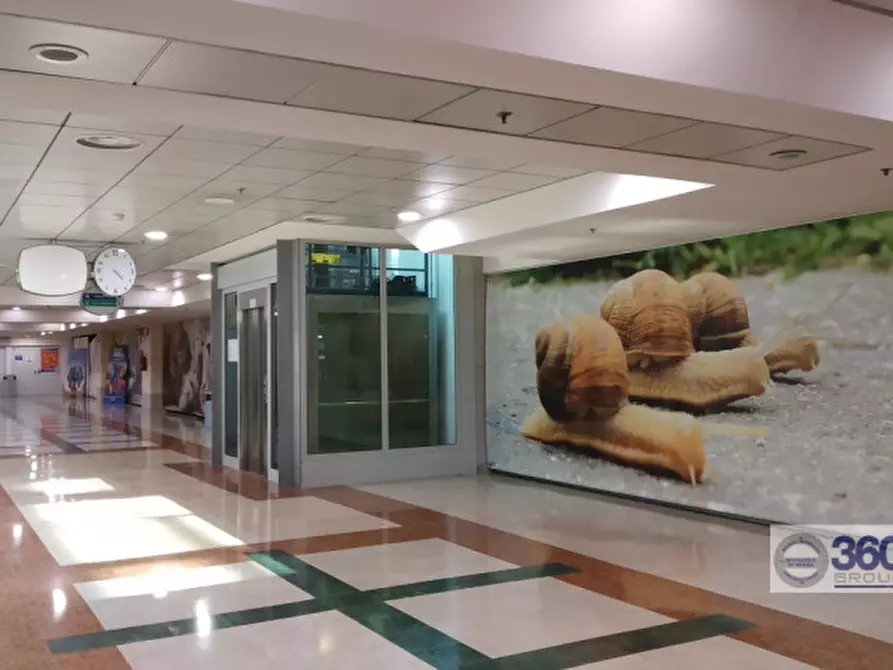 Immagine 1 di Negozio in affitto  in via roma 78 a Corte Franca