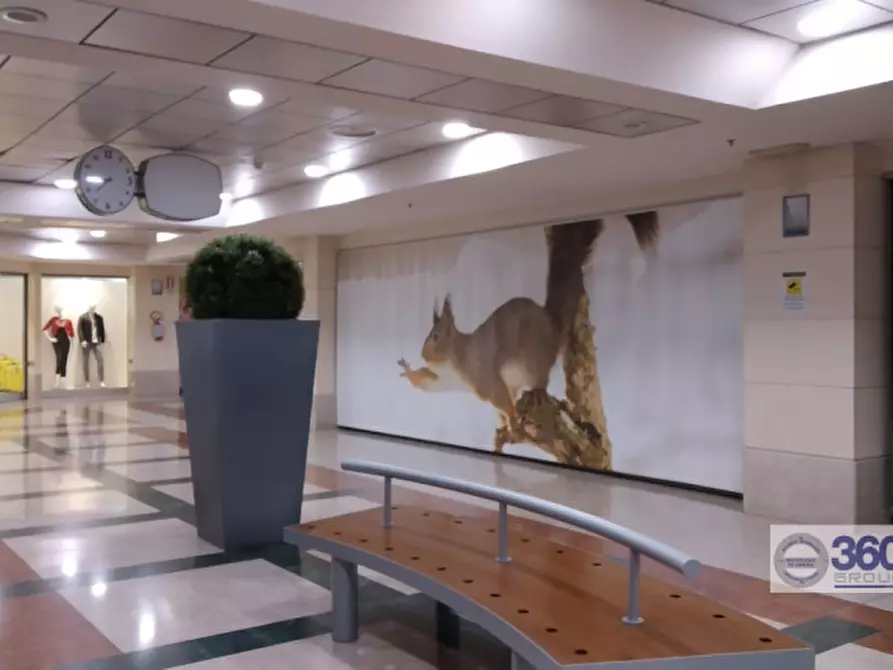 Immagine 10 di Negozio in affitto  in via roma 78 a Corte Franca