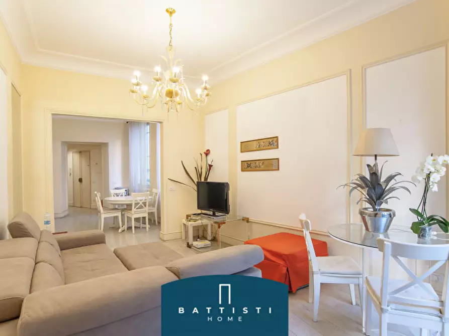 Immagine 2 di Appartamento in vendita  in Passeggiata di Ripetta a Roma