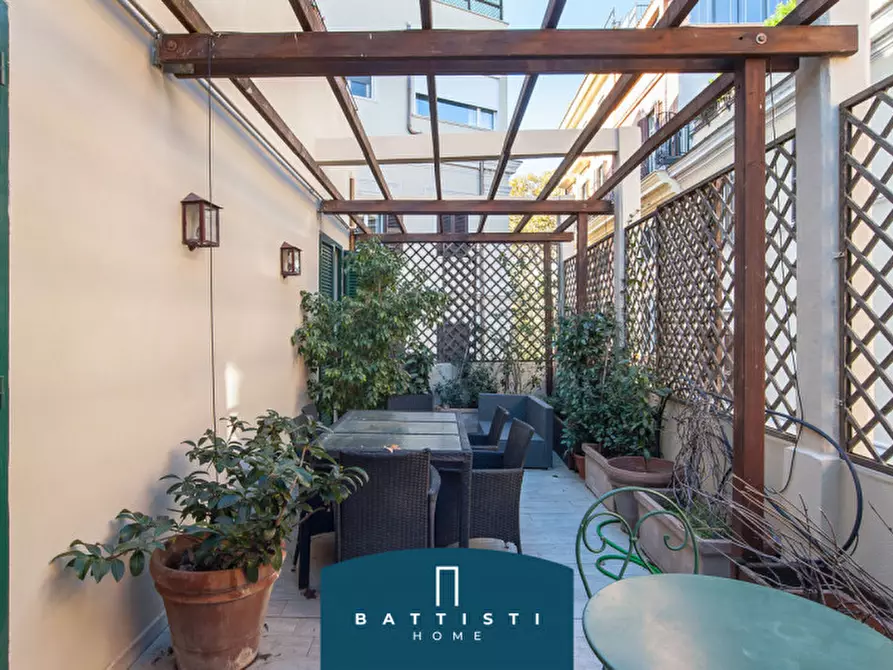 Immagine 9 di Appartamento in vendita  in Passeggiata di Ripetta a Roma