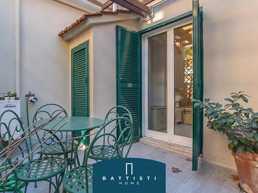 Immagine 12 di Appartamento in vendita  in Passeggiata di Ripetta a Roma