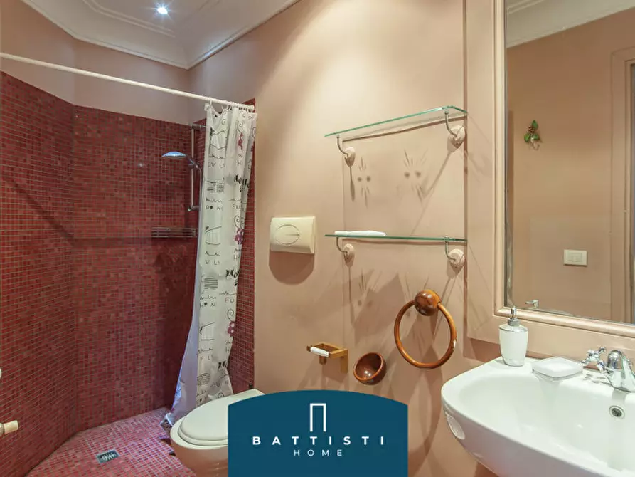 Immagine 18 di Appartamento in vendita  in Passeggiata di Ripetta a Roma