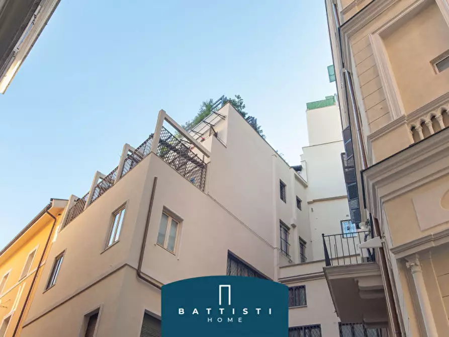 Immagine 20 di Appartamento in vendita  in Passeggiata di Ripetta a Roma