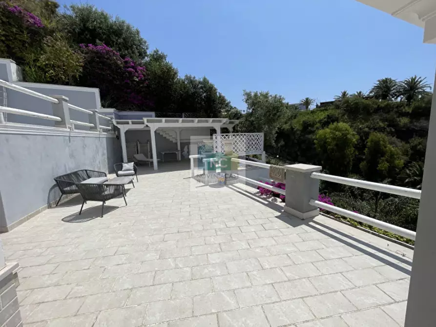 Immagine 18 di Casa bifamiliare in affitto  in via provinciale sant'angelo 55 a Serrara Fontana