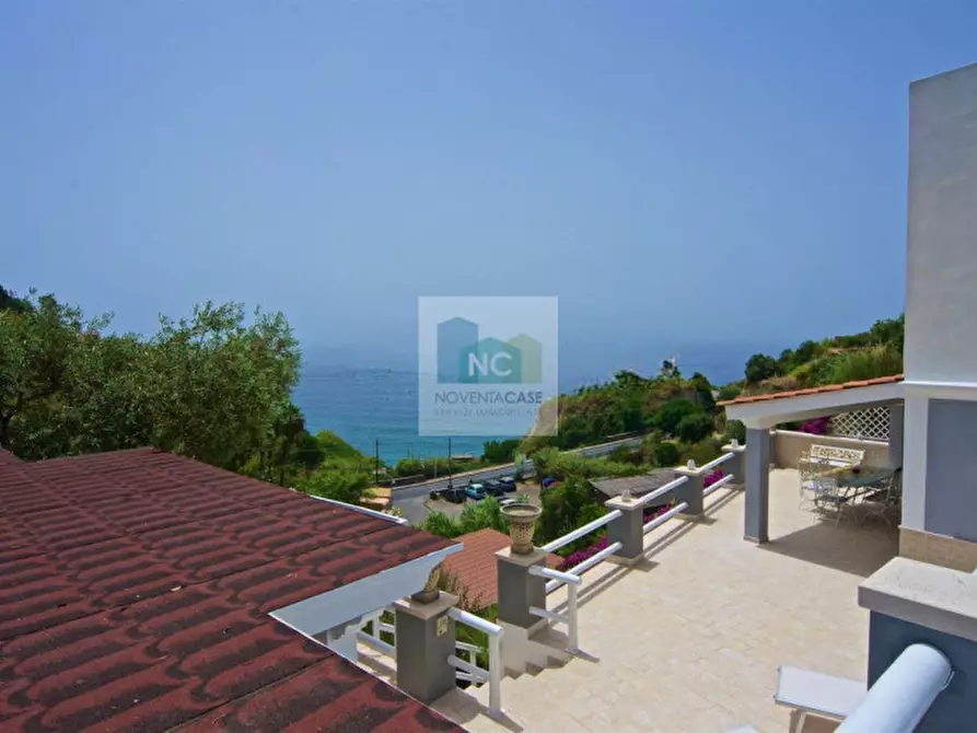 Immagine 19 di Casa bifamiliare in affitto  in via provinciale sant'angelo 55 a Serrara Fontana