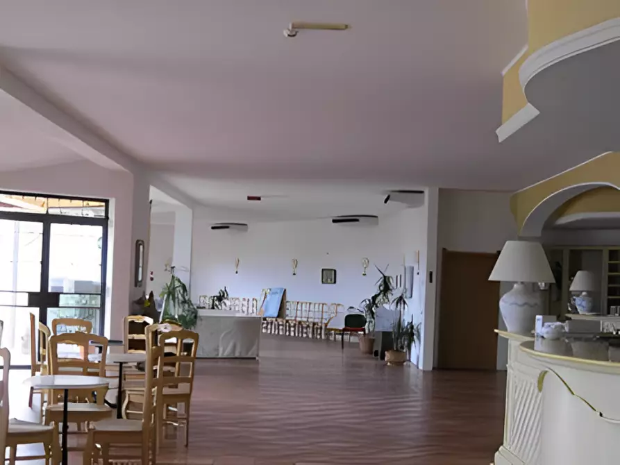Immagine 4 di Hotel in vendita  in via Caprera n.19 a Luogosanto