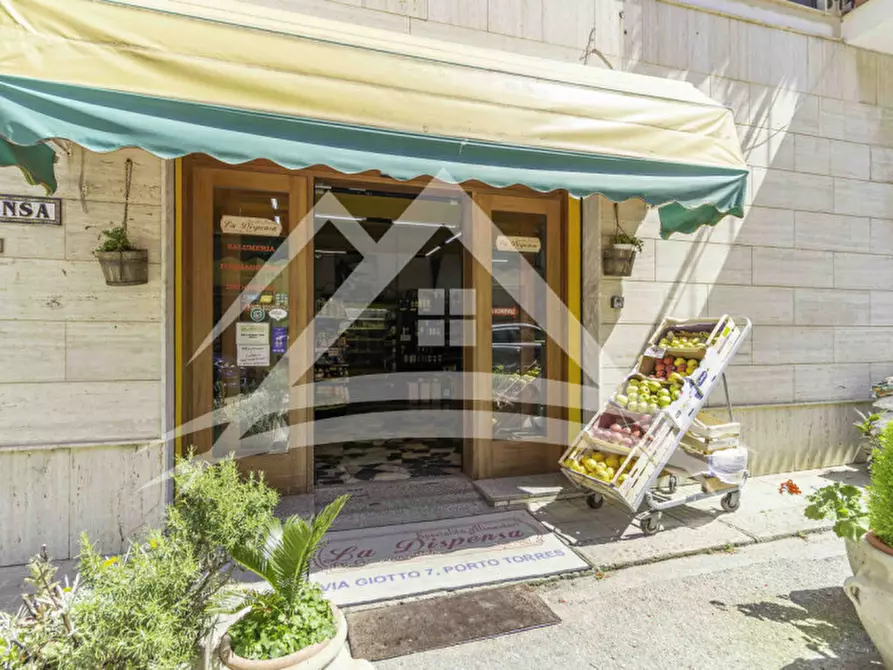 Immagine 1 di Attività commerciale in vendita  in Via Giotto 7 a Porto Torres