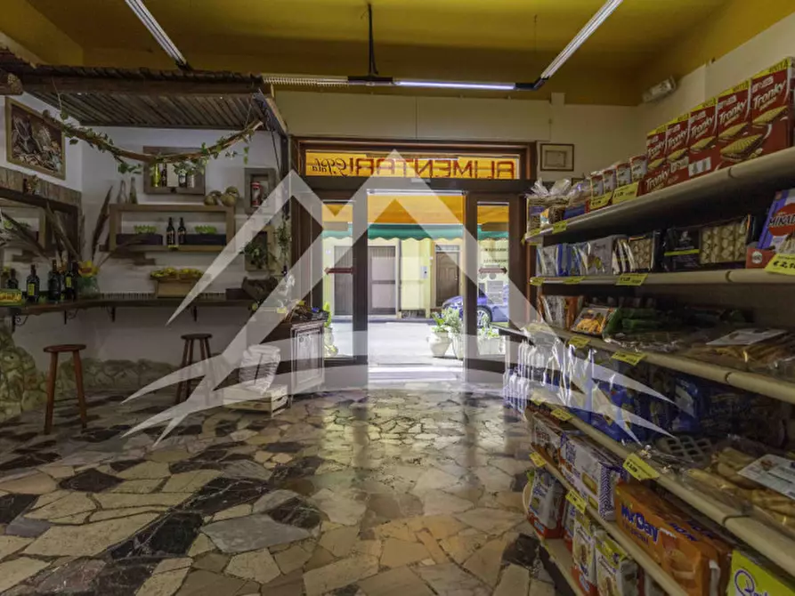 Immagine 7 di Attività commerciale in vendita  in Via Giotto 7 a Porto Torres