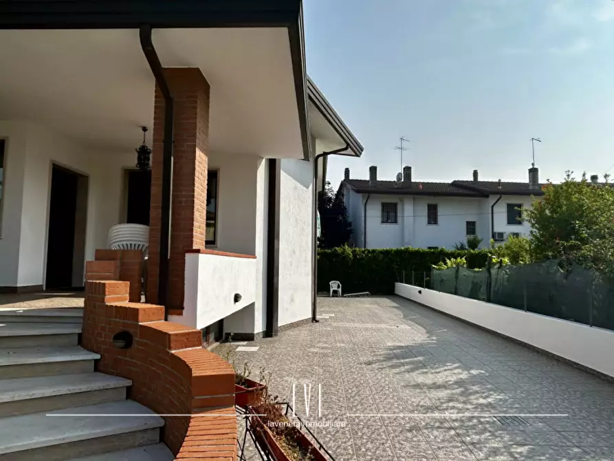 Immagine 4 di Casa bifamiliare in vendita  in via rossini 53 a Spinea