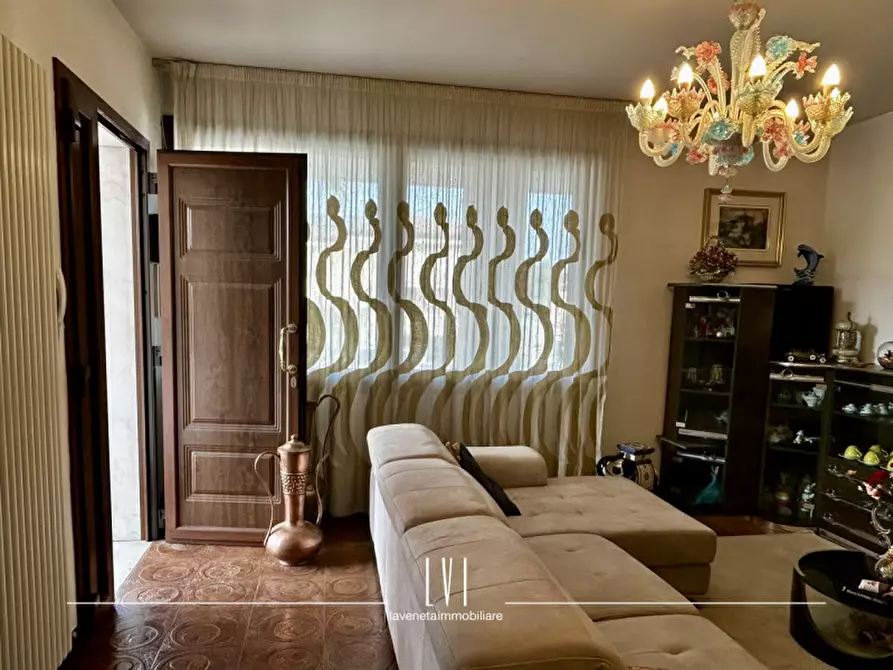 Immagine 9 di Casa bifamiliare in vendita  in via rossini 53 a Spinea