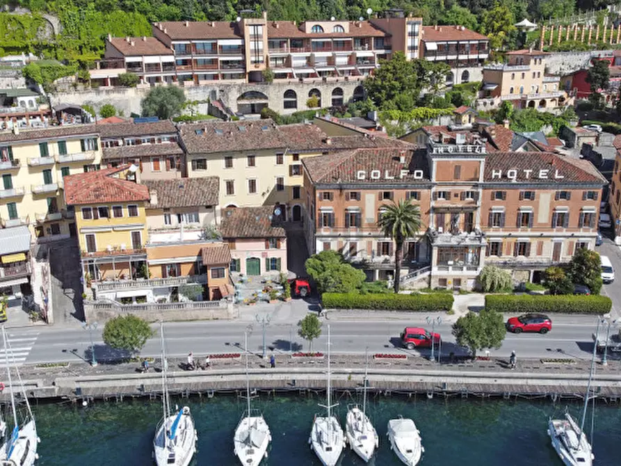 Immagine 2 di Hotel in vendita  in Via Aquilani a Toscolano-Maderno