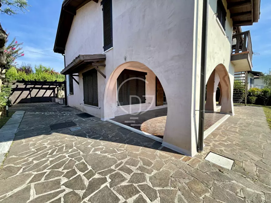 Immagine 8 di Villa in vendita  in Via Del Porto a Moniga Del Garda