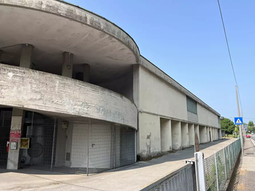 Immagine 7 di Garage in vendita  in via brigata granatieri di sardegna a Vicenza