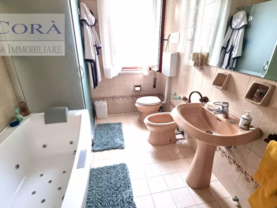 Immagine 11 di Villa in vendita  a Selvazzano Dentro