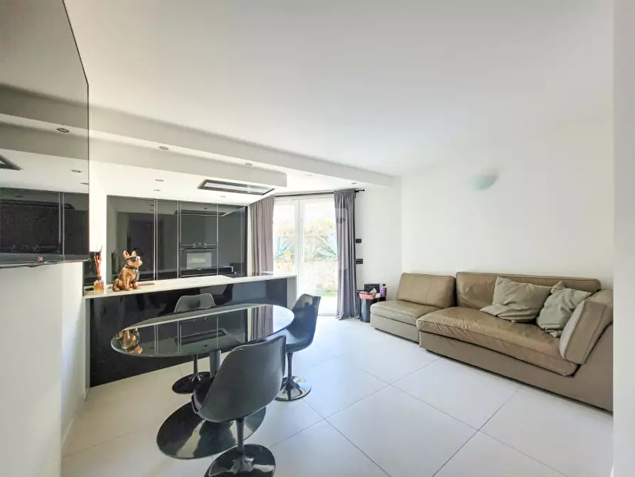 Immagine 3 di Appartamento in vendita  in Via Bresadola 7 a Riva Del Garda