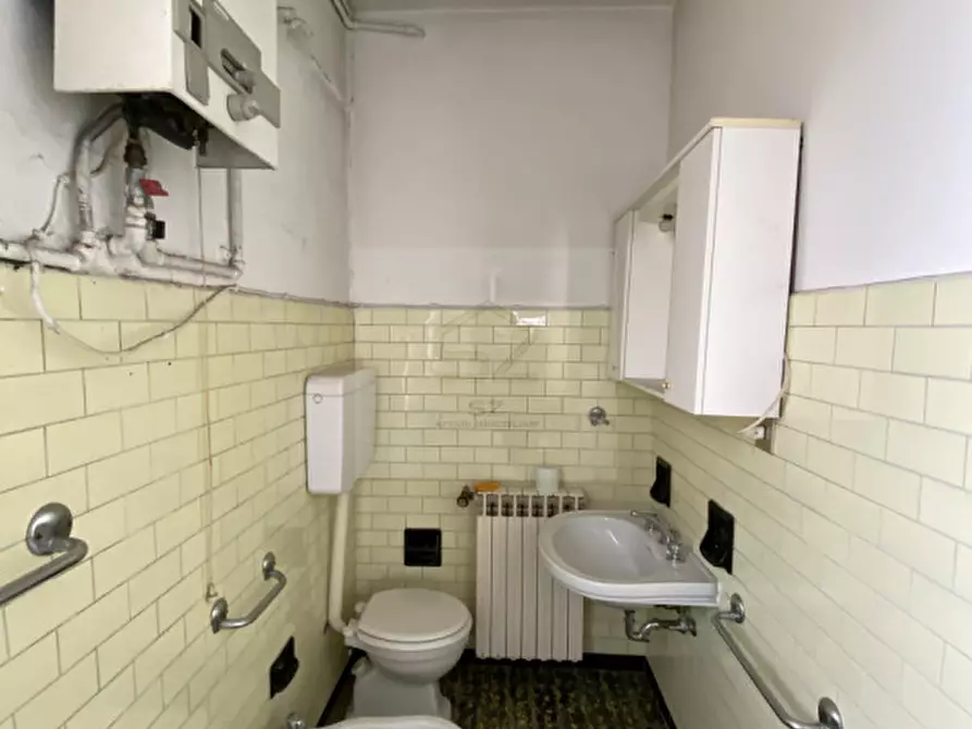 Immagine 4 di Casa indipendente in vendita  in Via Montegrotto a Abano Terme