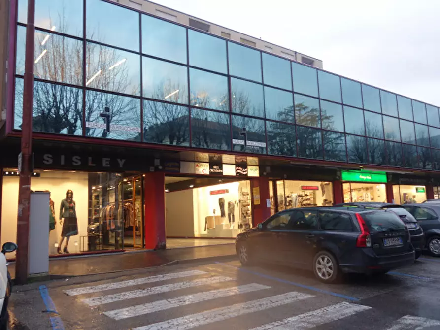 Immagine 2 di Negozio in vendita  in Viale della Vittoria a Vittorio Veneto