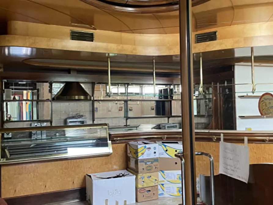 Immagine 4 di Negozio in vendita  a Vittorio Veneto
