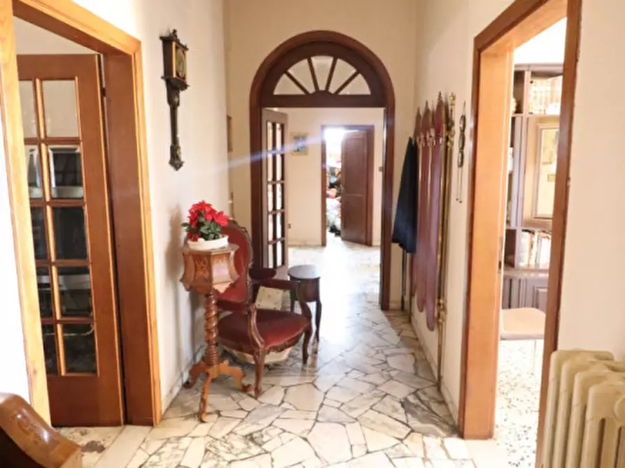 Immagine 11 di Appartamento in vendita  a Montevarchi