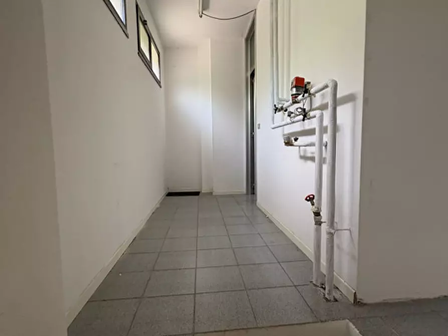 Immagine 3 di Negozio in vendita  a Vittorio Veneto