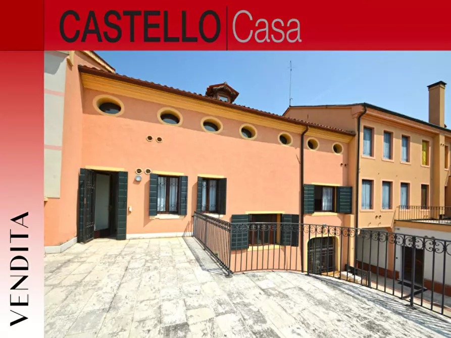 Immagine 1 di Palazzo in vendita  in Via Cardinale Carlo Agostini a San Martino Di Lupari