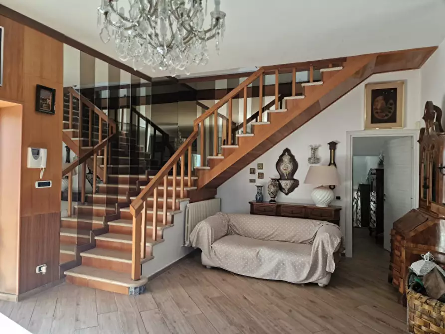 Immagine 8 di Villa in vendita  in Via del Lago a Bracciano