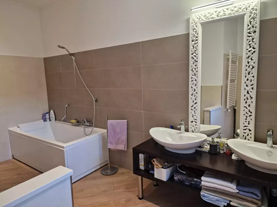 Immagine 45 di Villa in vendita  in Via del Lago a Bracciano