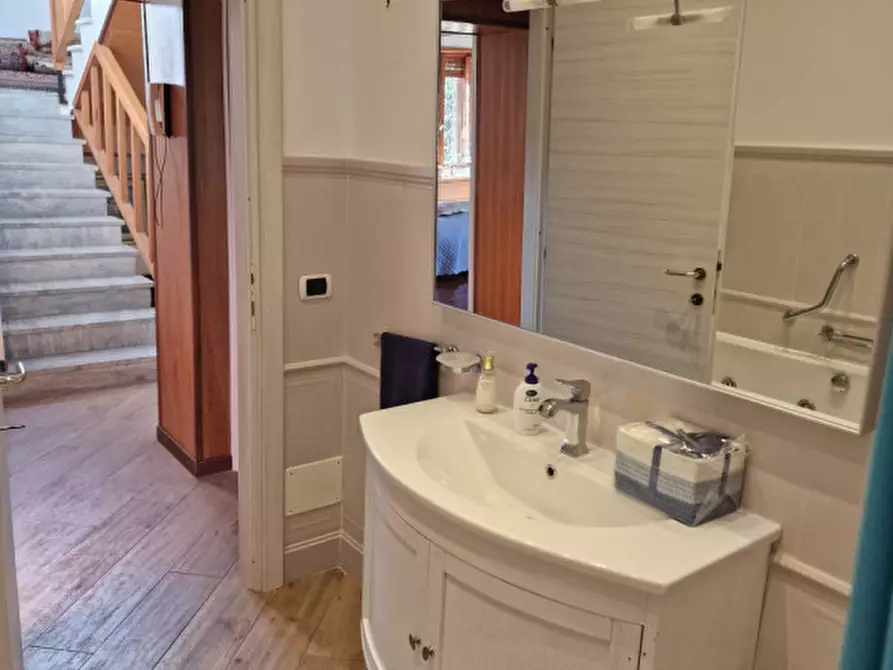 Immagine 73 di Villa in vendita  in Via del Lago a Bracciano