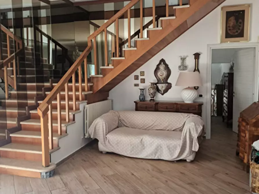 Immagine 135 di Villa in vendita  in Via del Lago a Bracciano