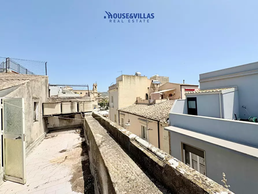 Immagine 1 di Casa indipendente in vendita  in piazza umberto primo a Avola