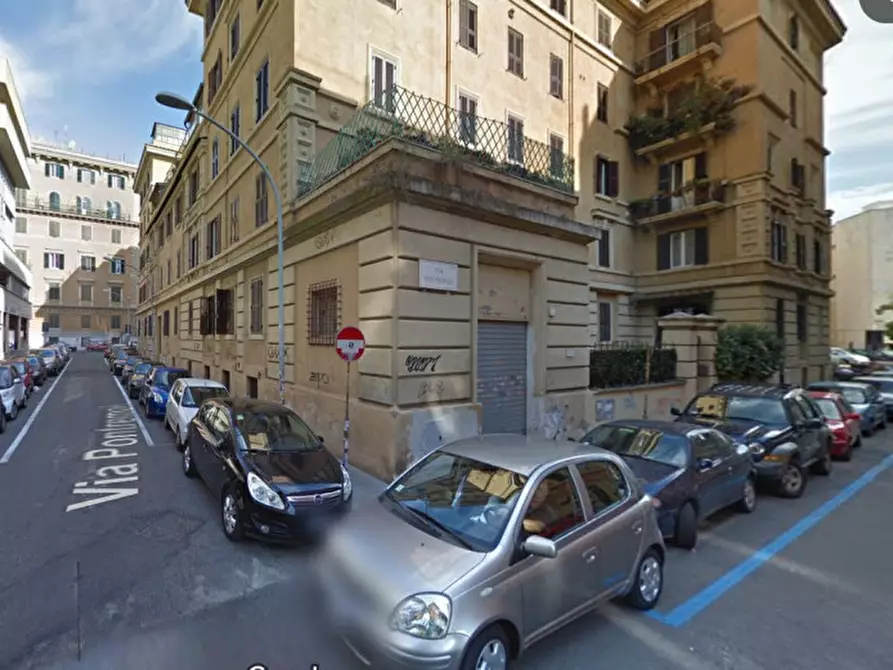 Immagine 2 di Negozio in affitto  in Via pontremoli a Roma